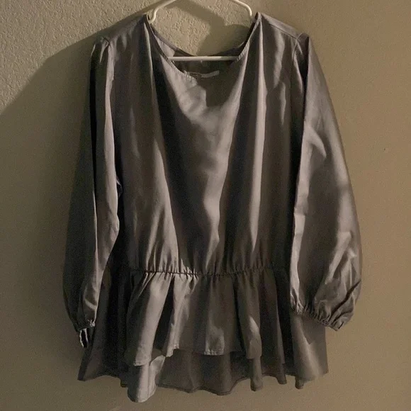 David meister 1X ruffle top NEW ❤️🔥 grey blouse plus size top - Picture 2 of 9